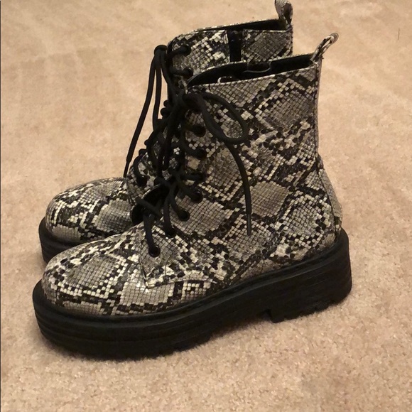 MIA Snakeskin Platform Boots - Picture 3 of 5